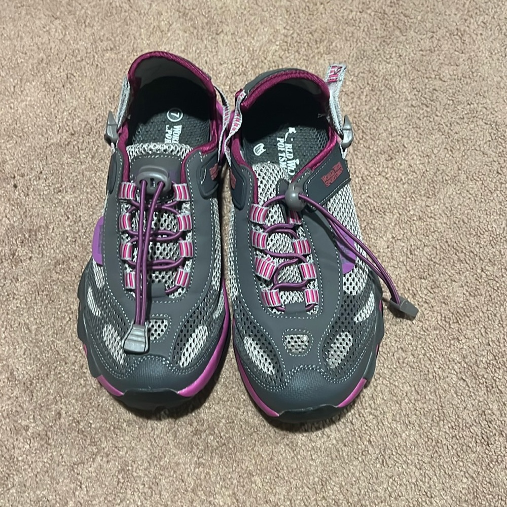 World Wide Sportsman women’s hiking shoes